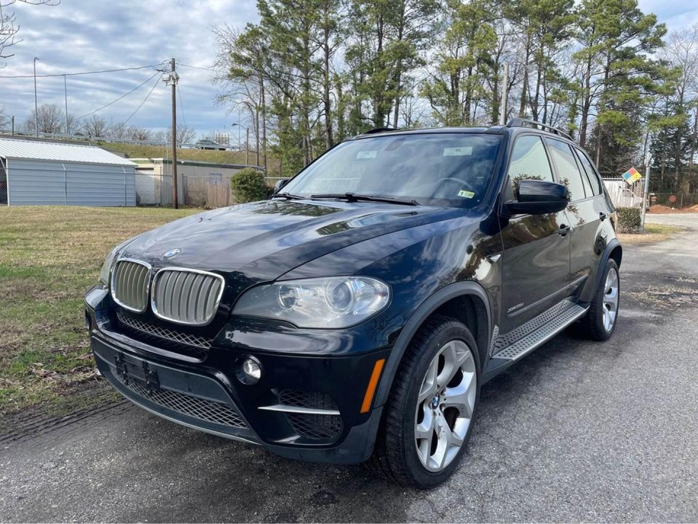 2012 Black /Black BMW X5 (5UXZW0C50CL) with an I6 M57 Diesel engine, Automatic transmission, located at 5700 Curlew Drive, Norfolk, VA, 23502, (757) 455-6330, 36.841885, -76.209412 - 2012 BMW X5 35D -DIESEL -Great condition -4 brand new 20” tires -New state inspection -Fresh oil change -Well optioned -Sport seats -Comfort access -Back up and 360 cam -Bluetooth Audio -Premium HK sound -Navigation -4 zone climate control -Black headliner -Shadowline trim - Photo#17